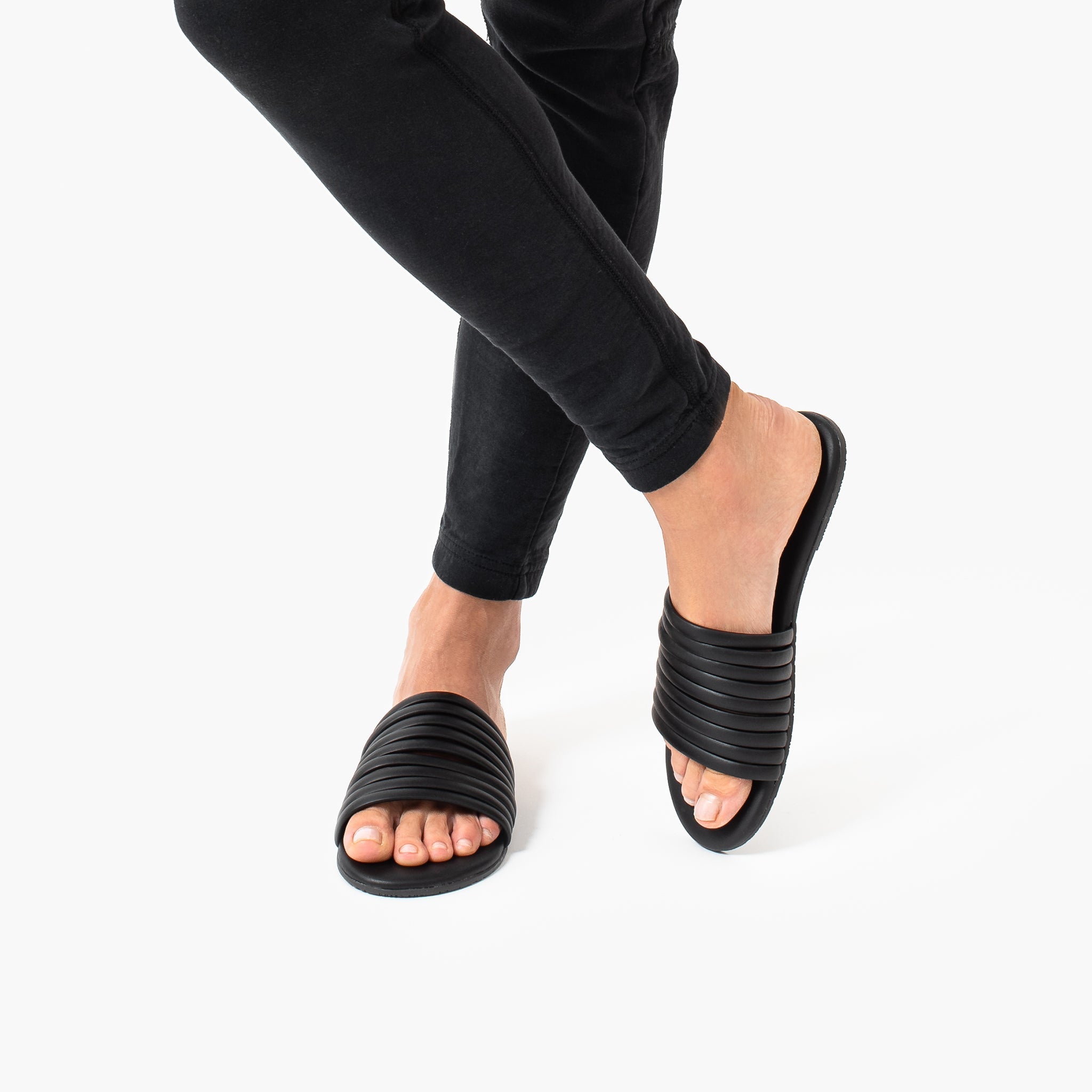 TKEES Caro Women's Slides Black | RAYLBD-812